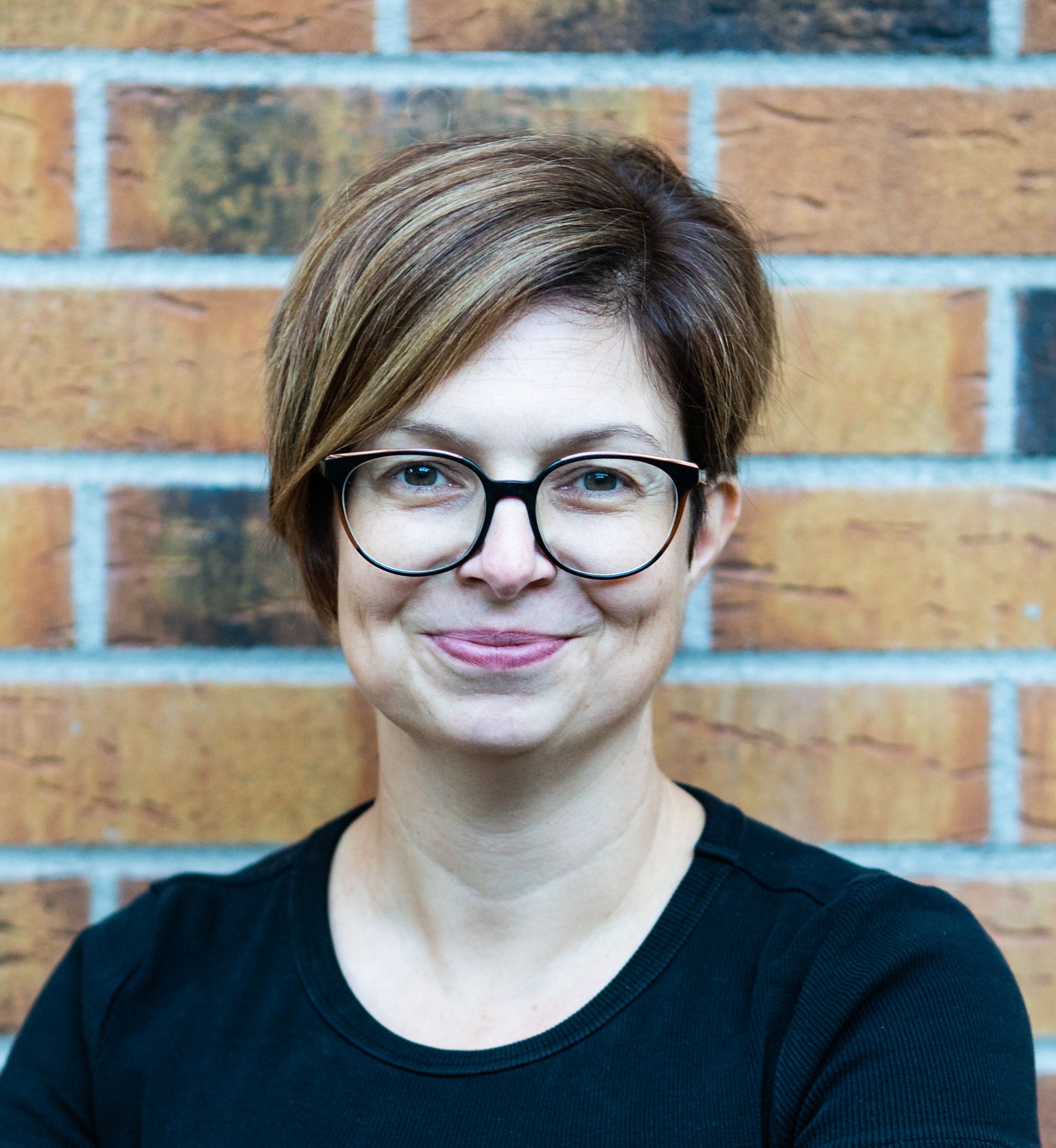 Anita Erőss, Chair